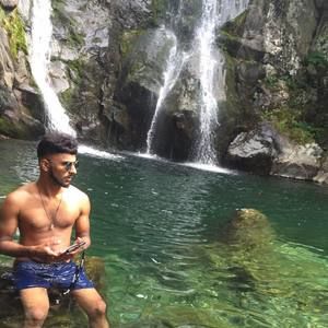 Meet your Posher, Nafees